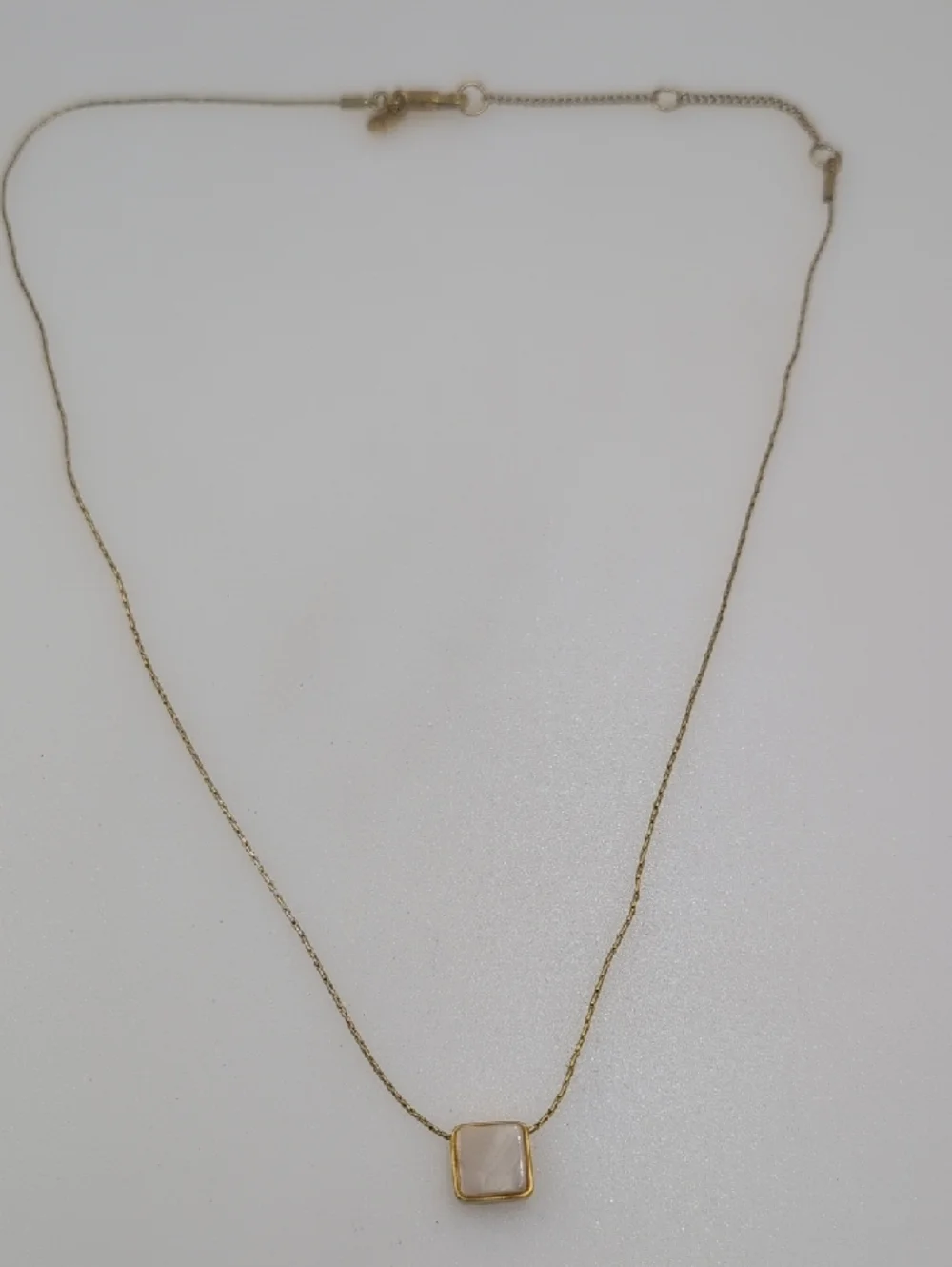 Madewell Gold Chain Necklace with White Square Mother-of-Pearl Pendant Bb21